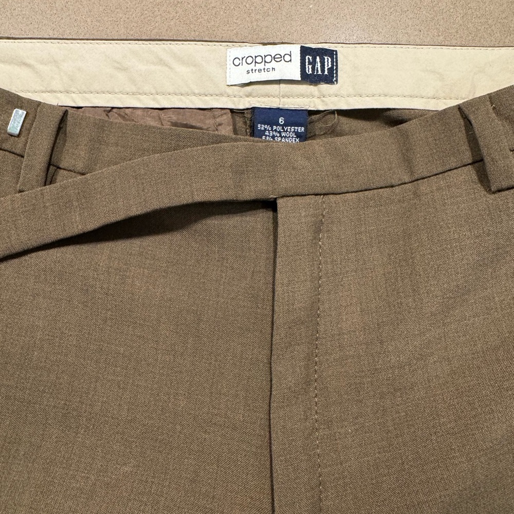 GAP Cropped Stretch Pants in Brown